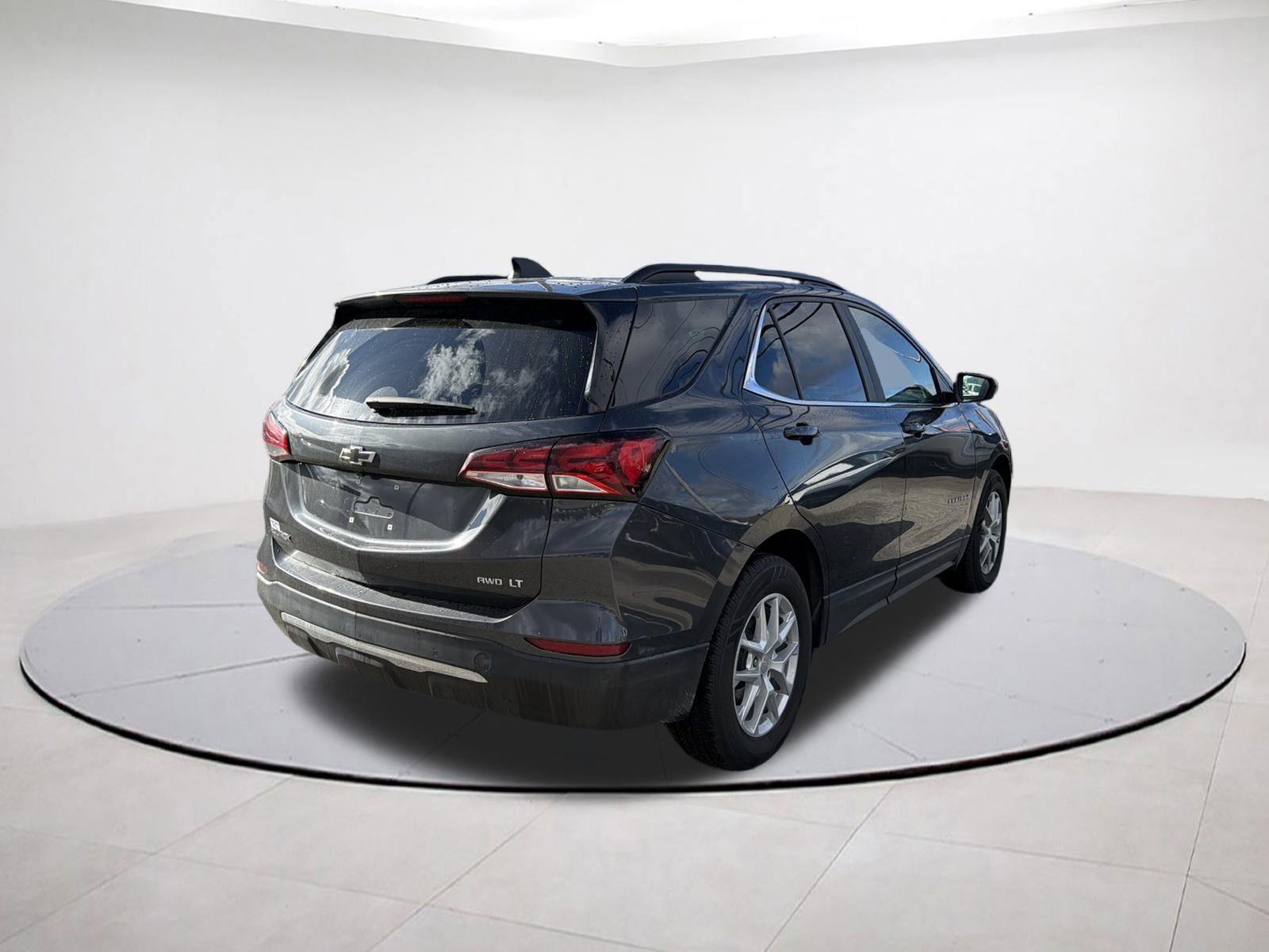 2023 Chevrolet Equinox LT photo 3