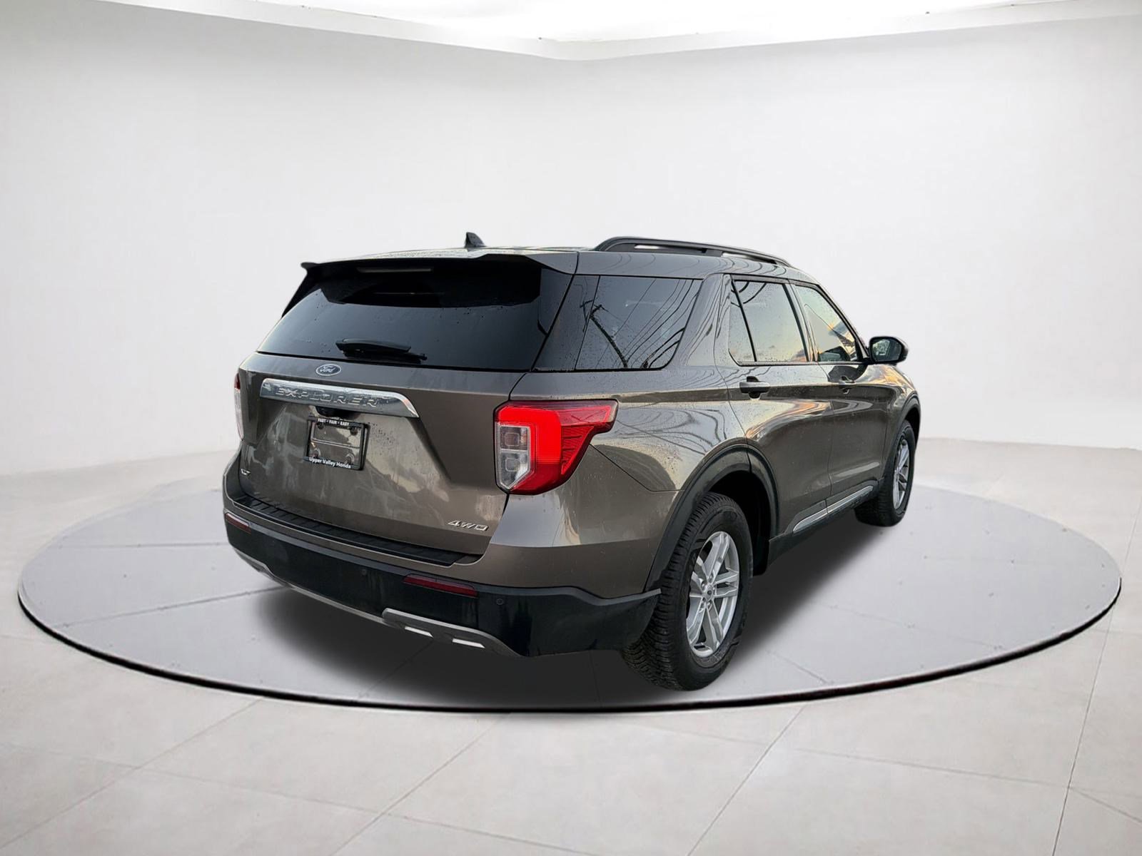 2021 Ford Explorer XLT photo 2