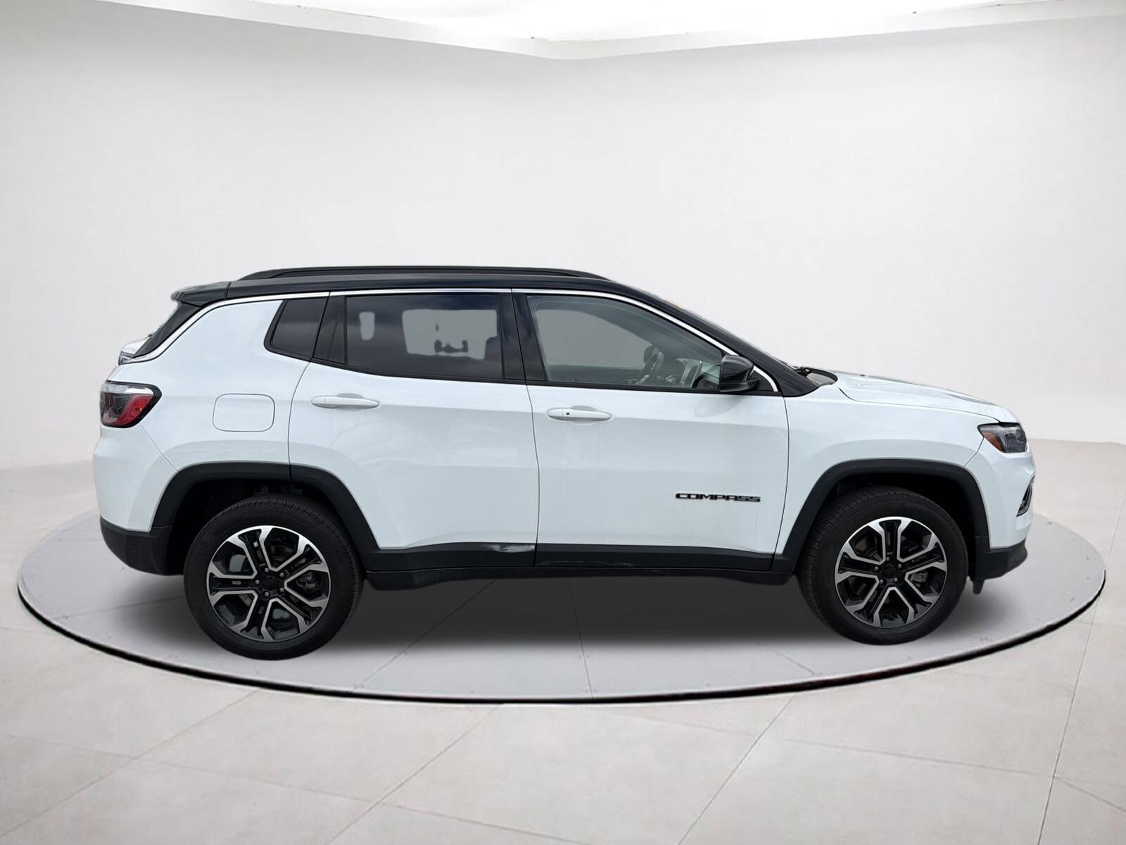 2024 Jeep Compass Limited photo 2