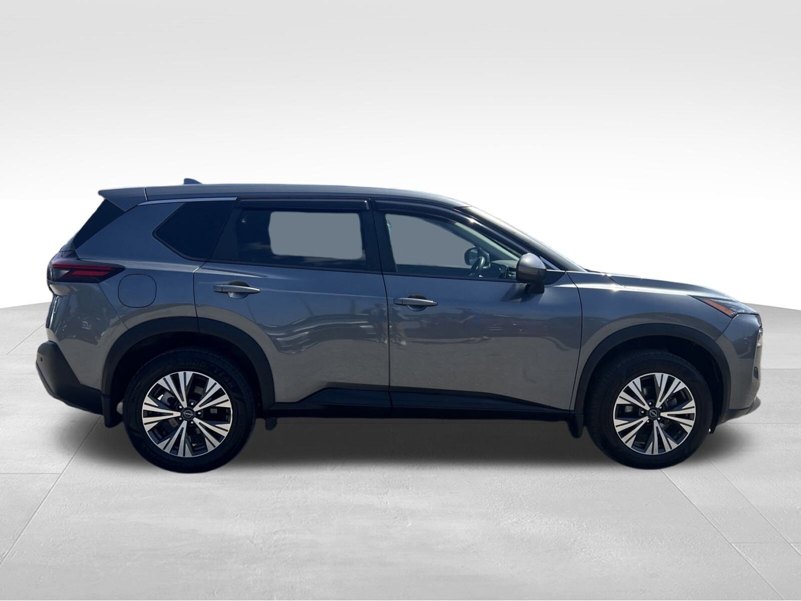 2022 Nissan Rogue AWD SV photo 3