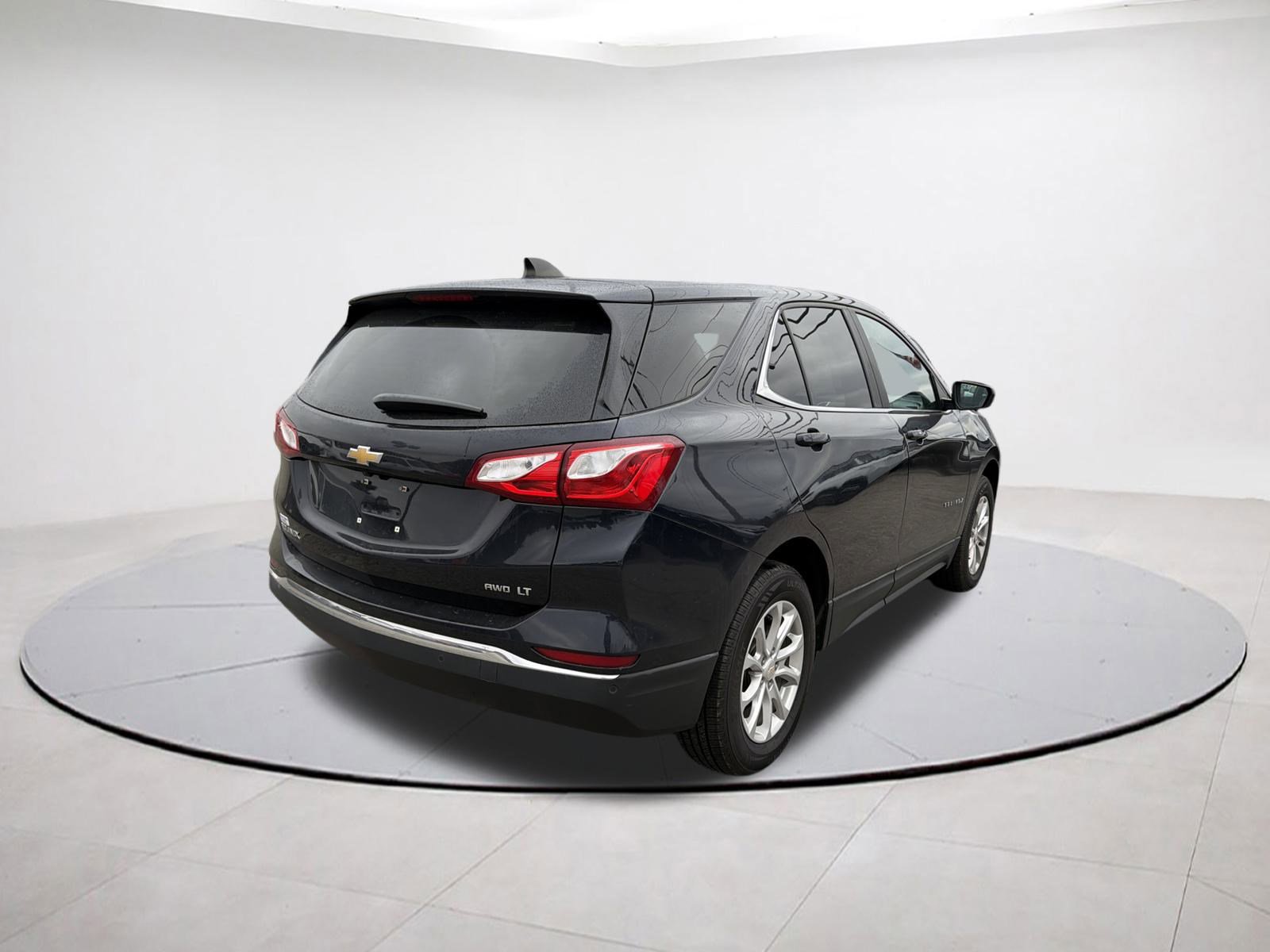 2021 Chevrolet Equinox LT photo 3