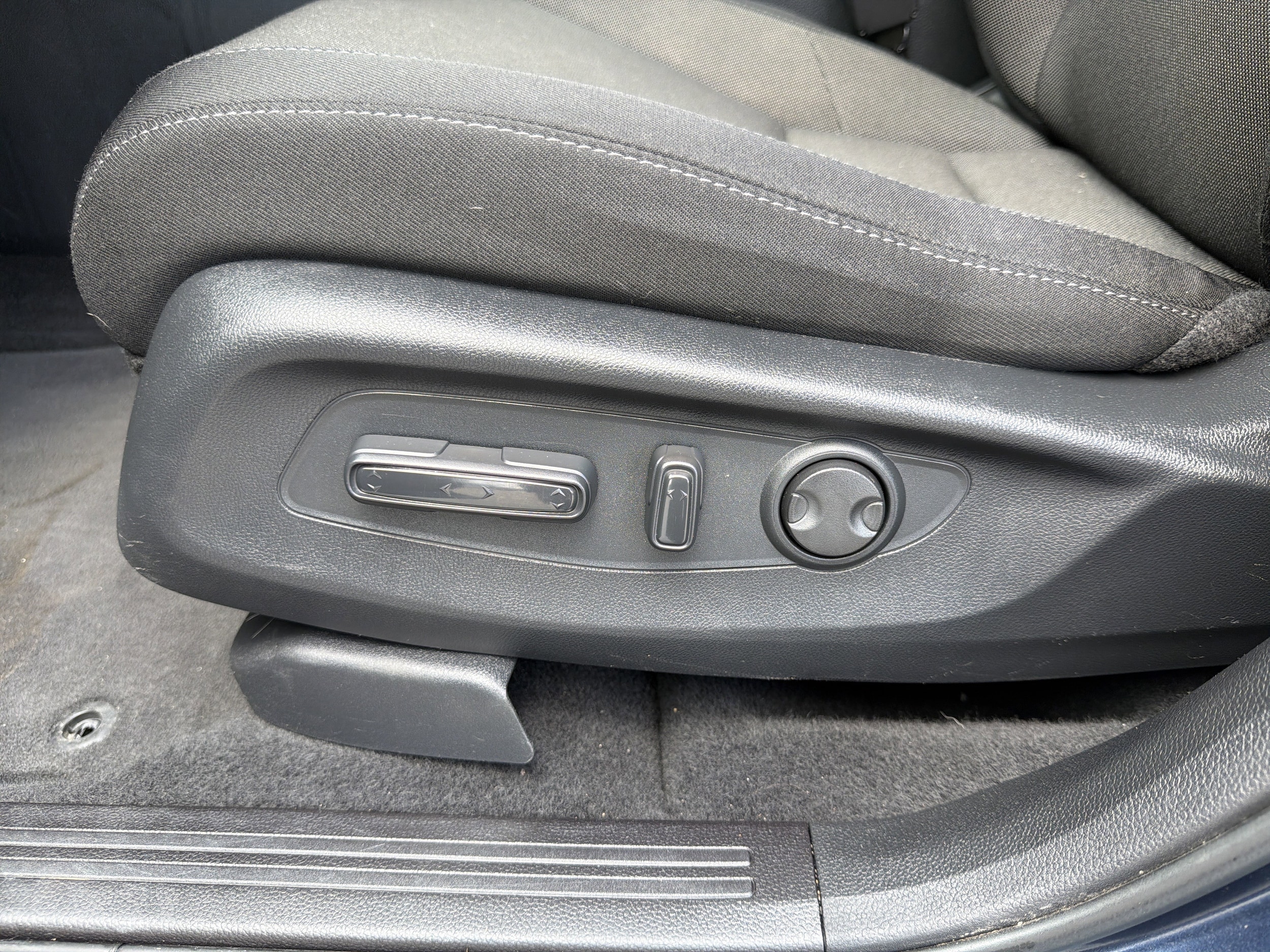 2025 Honda CR-V EX - Photo 17