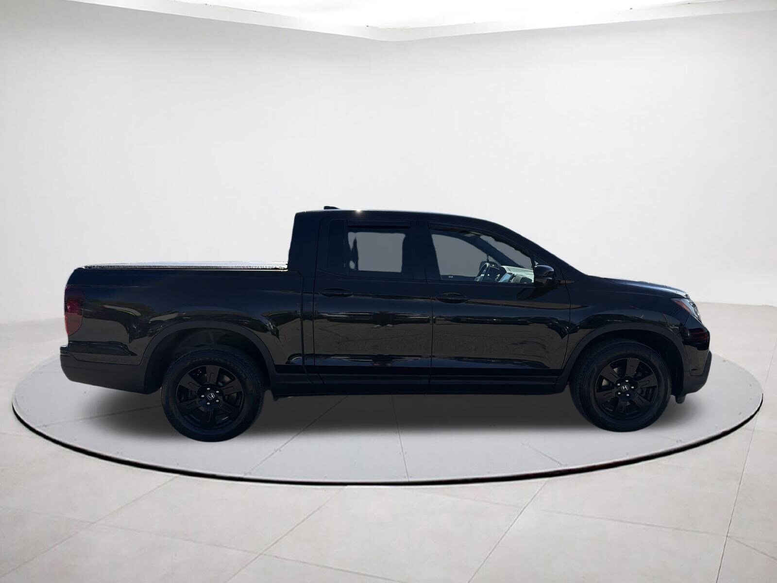 2017 Honda Ridgeline Black Edition photo 2