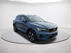 2025 Volvo XC40 Plus Bright Theme B5 AWD Plus Bright Theme
