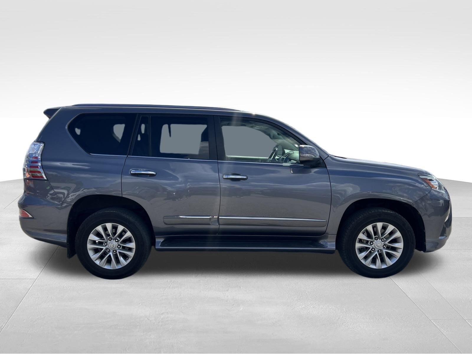 2015 Lexus GX 460 photo 4