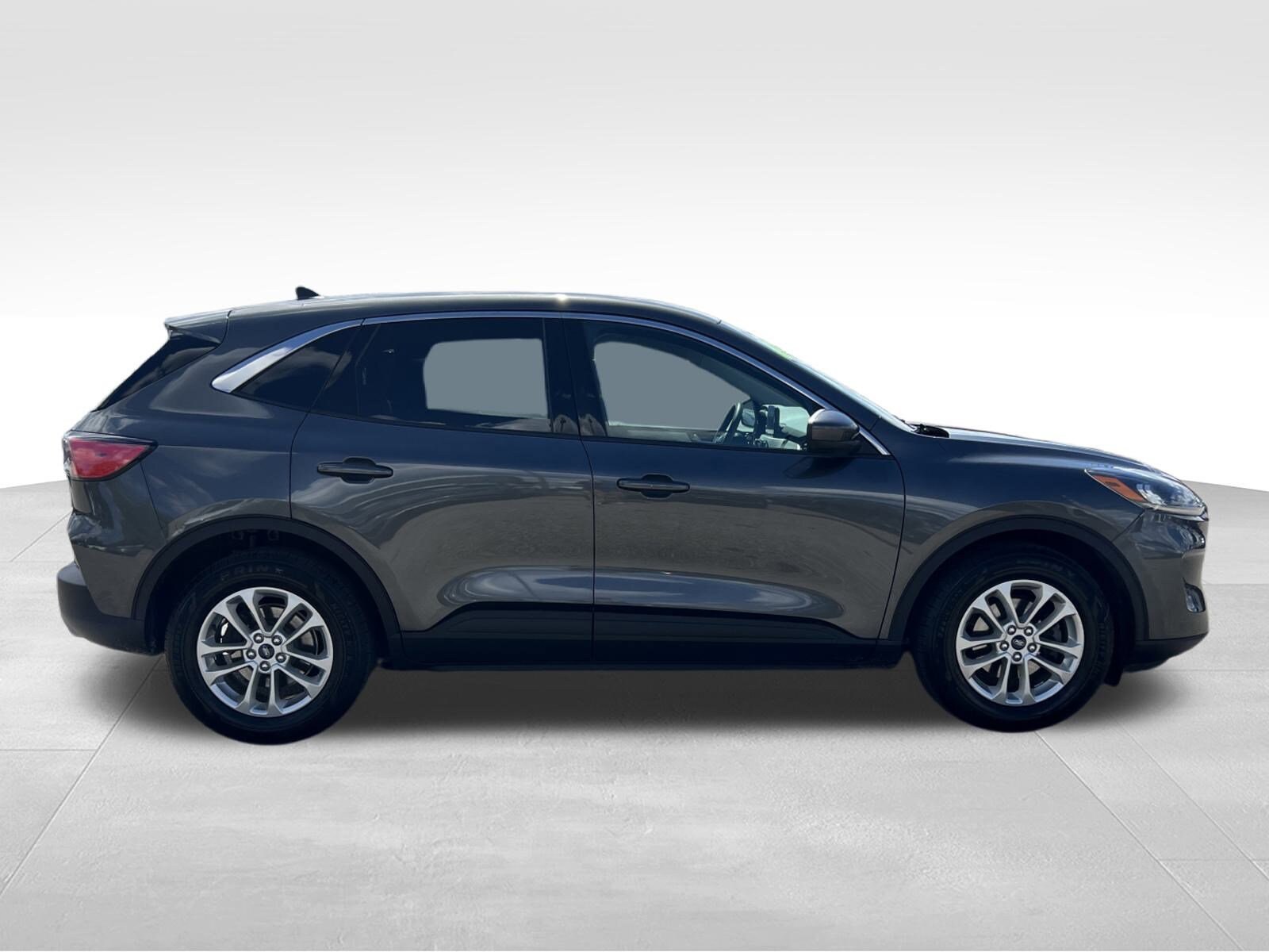 2020 Ford Escape SE photo 4