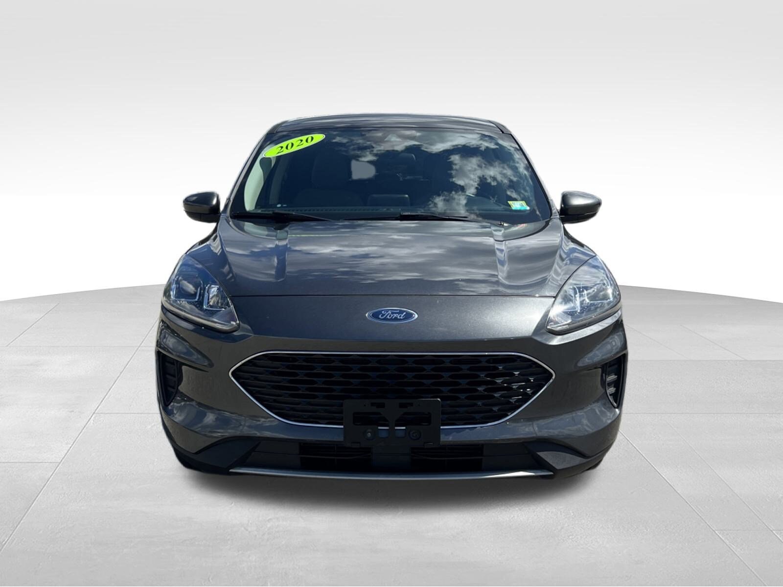 2020 Ford Escape SE photo 2