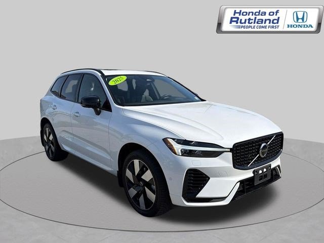 2025 Volvo XC60 Plus