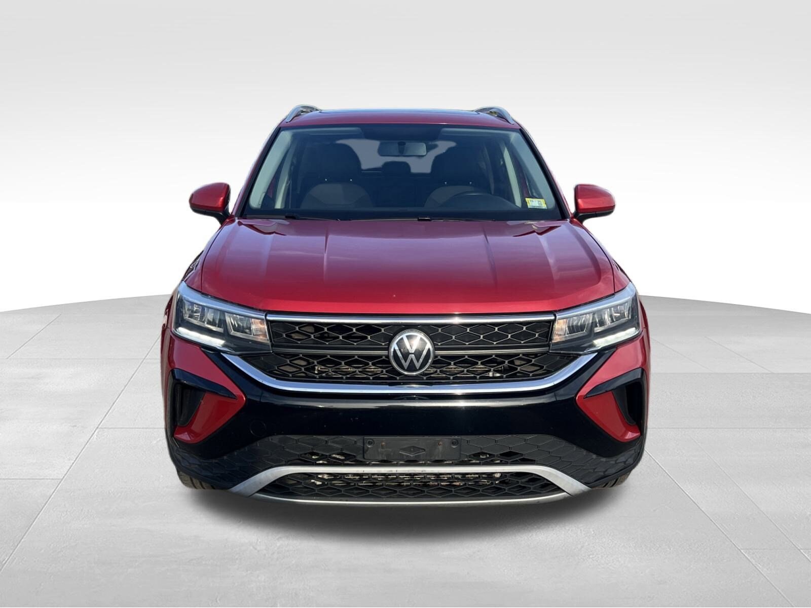 2022 Volkswagen Taos SE photo 2