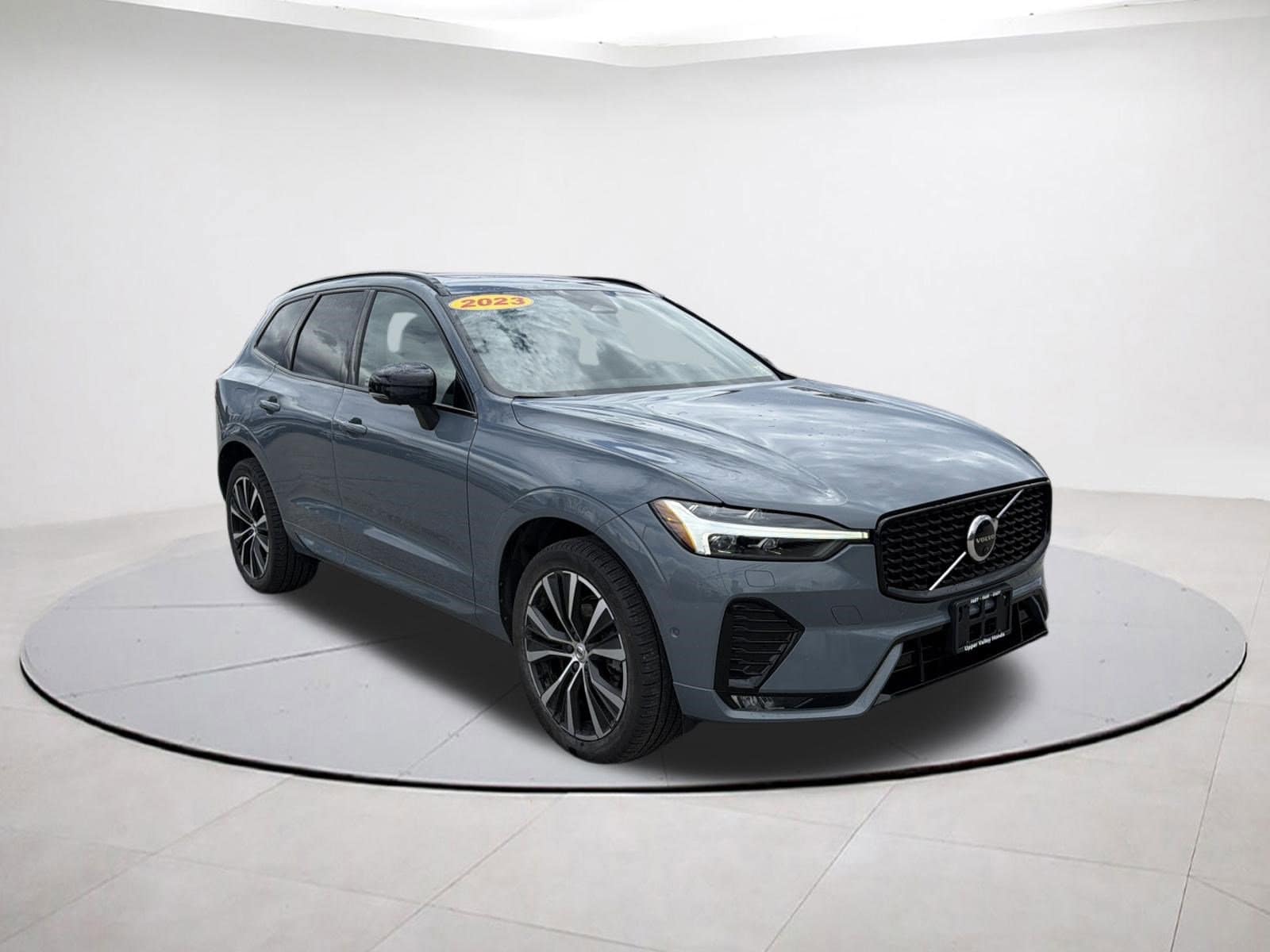 2023 Volvo XC60 B5 AWD Plus Dark Theme 