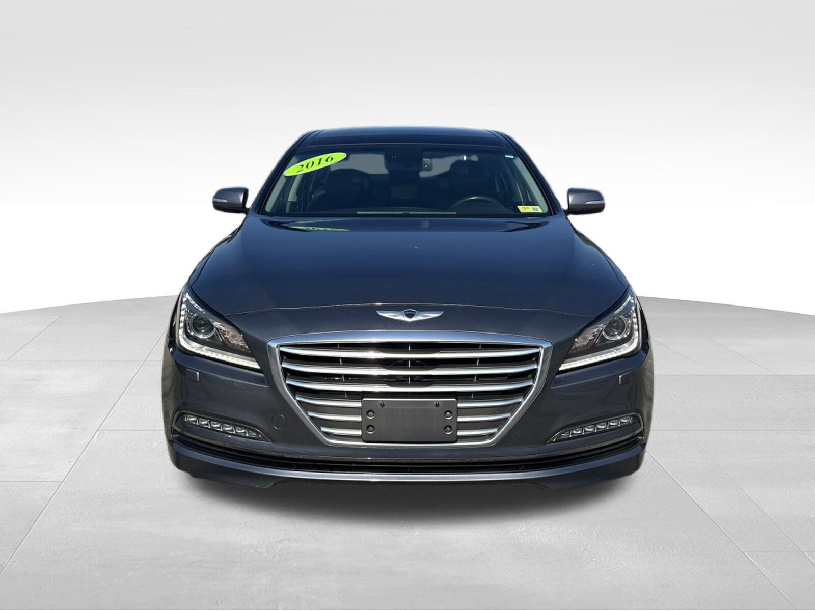 2016 Hyundai Genesis 3.8 AWD photo 2