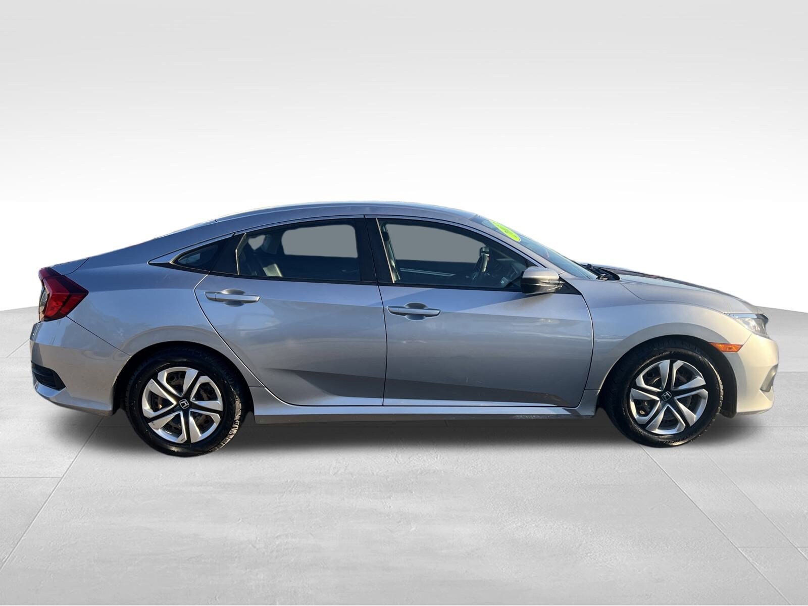 2017 Honda Civic LX photo 4