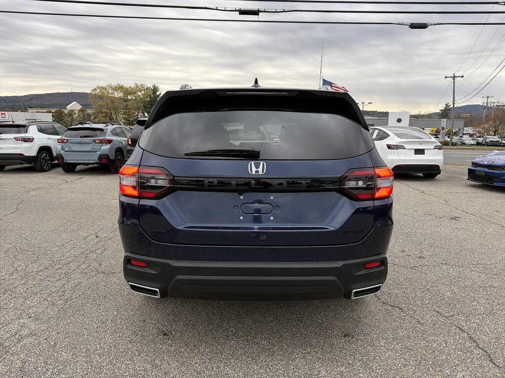 New 2025 Honda Pilot Sport SUV