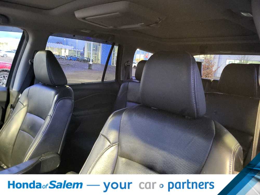 Thumbnail: 2019 Honda Pilot - 11