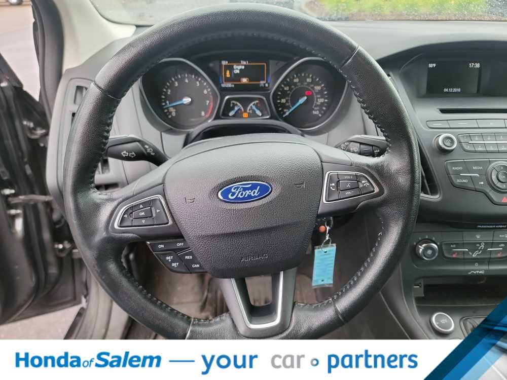 Thumbnail: 2015 Ford Focus - 15