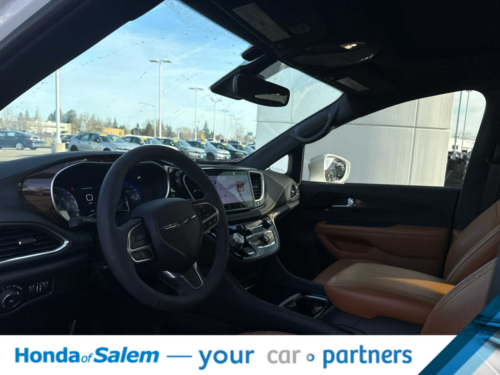 Thumbnail: 2022 Chrysler Pacifica - 2