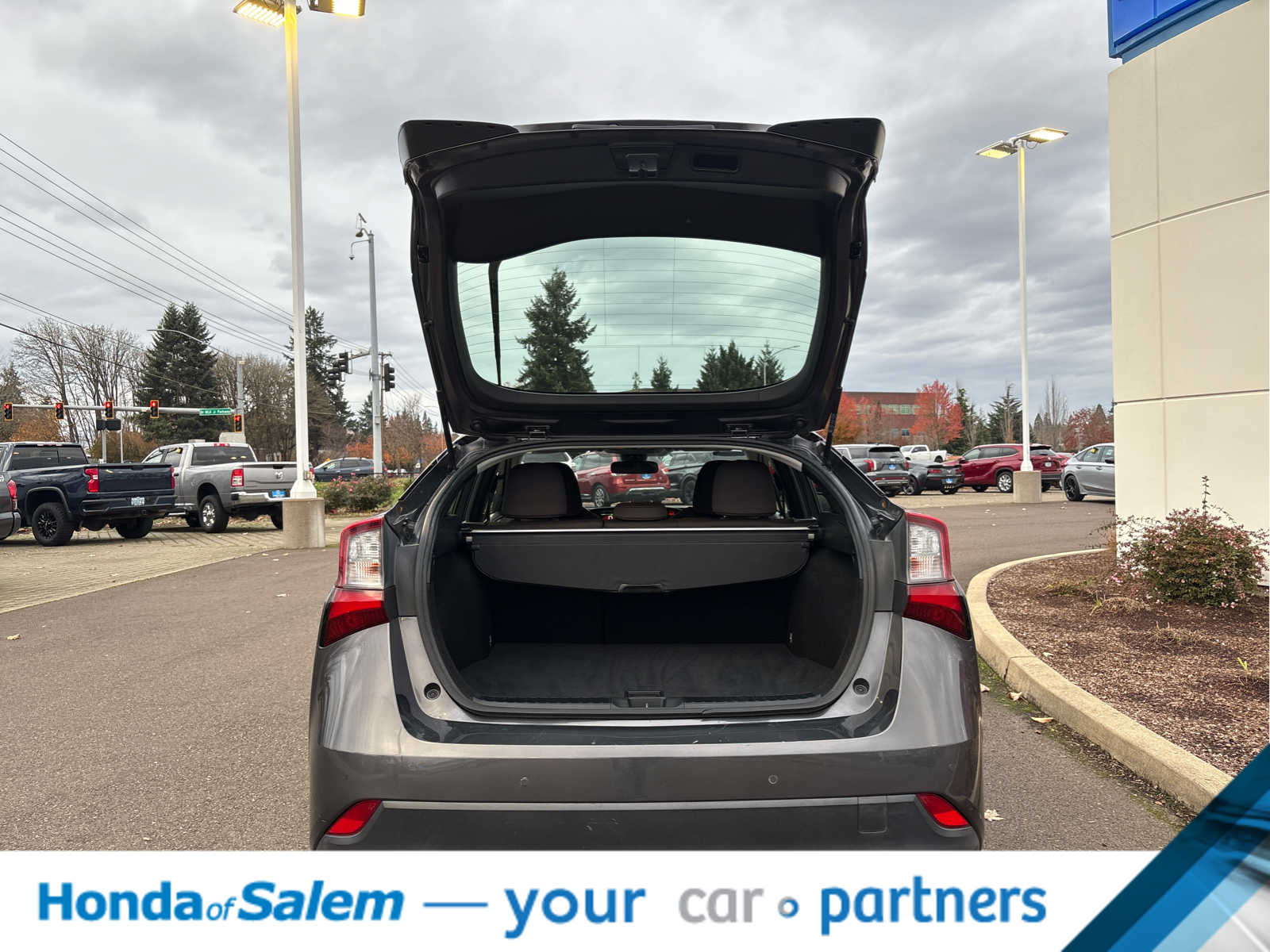 Thumbnail: 2021 Toyota Prius - 22