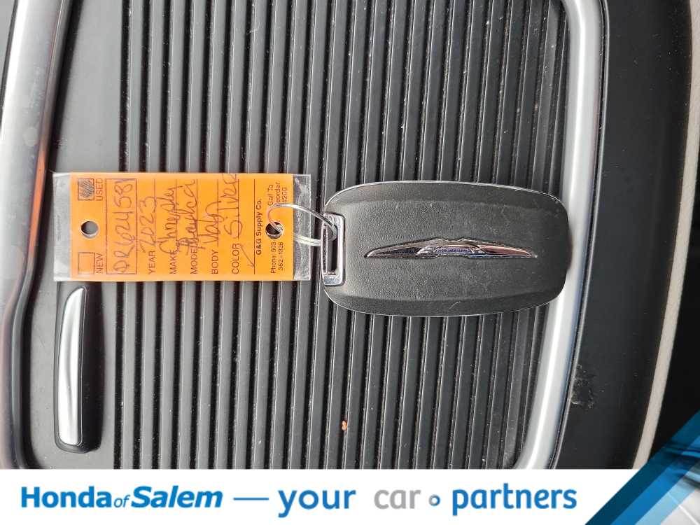 Thumbnail: 2023 Chrysler Pacifica - 20