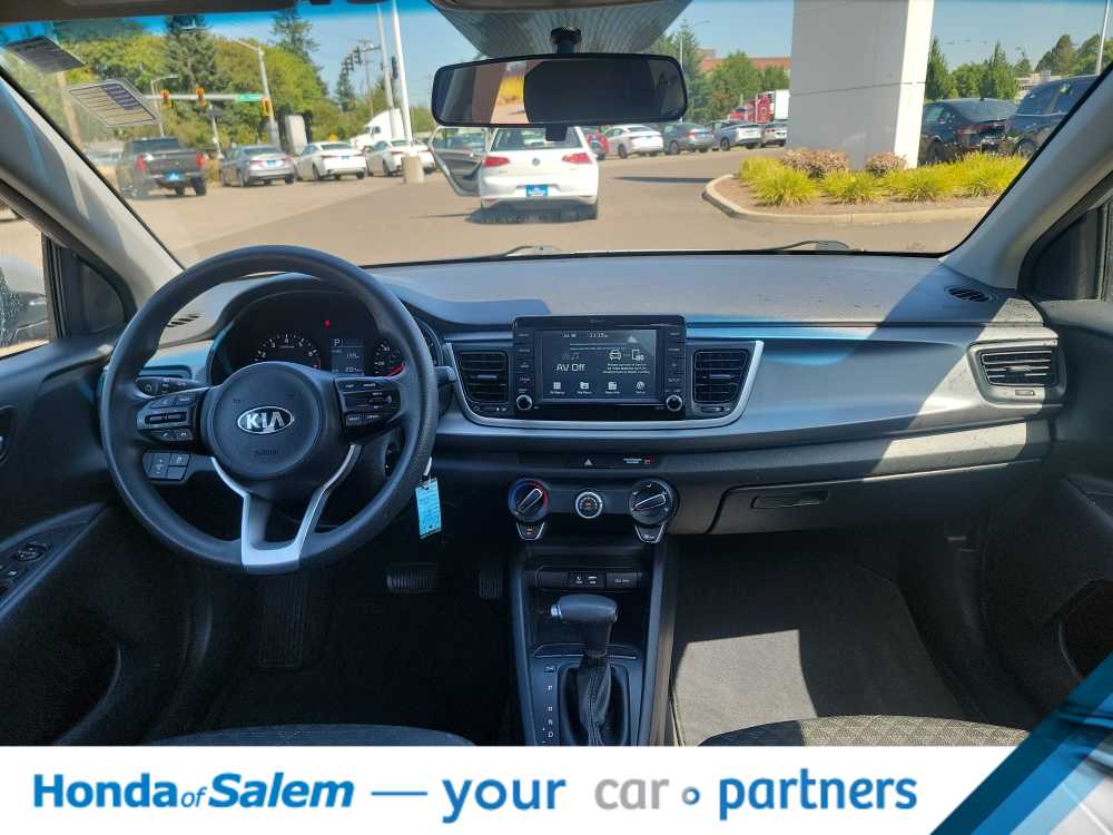 Thumbnail: 2019 Kia Rio - 10
