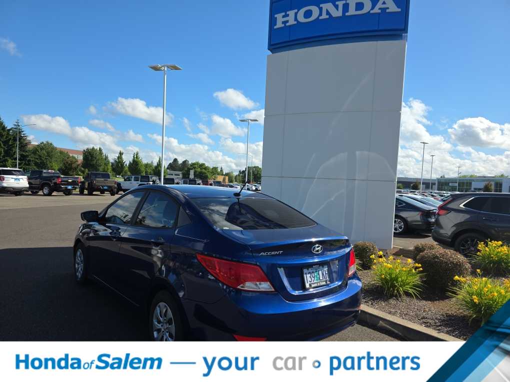 Thumbnail: 2017 Hyundai Accent - 4