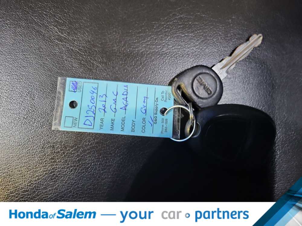 Thumbnail: 2013 GMC Acadia - 20