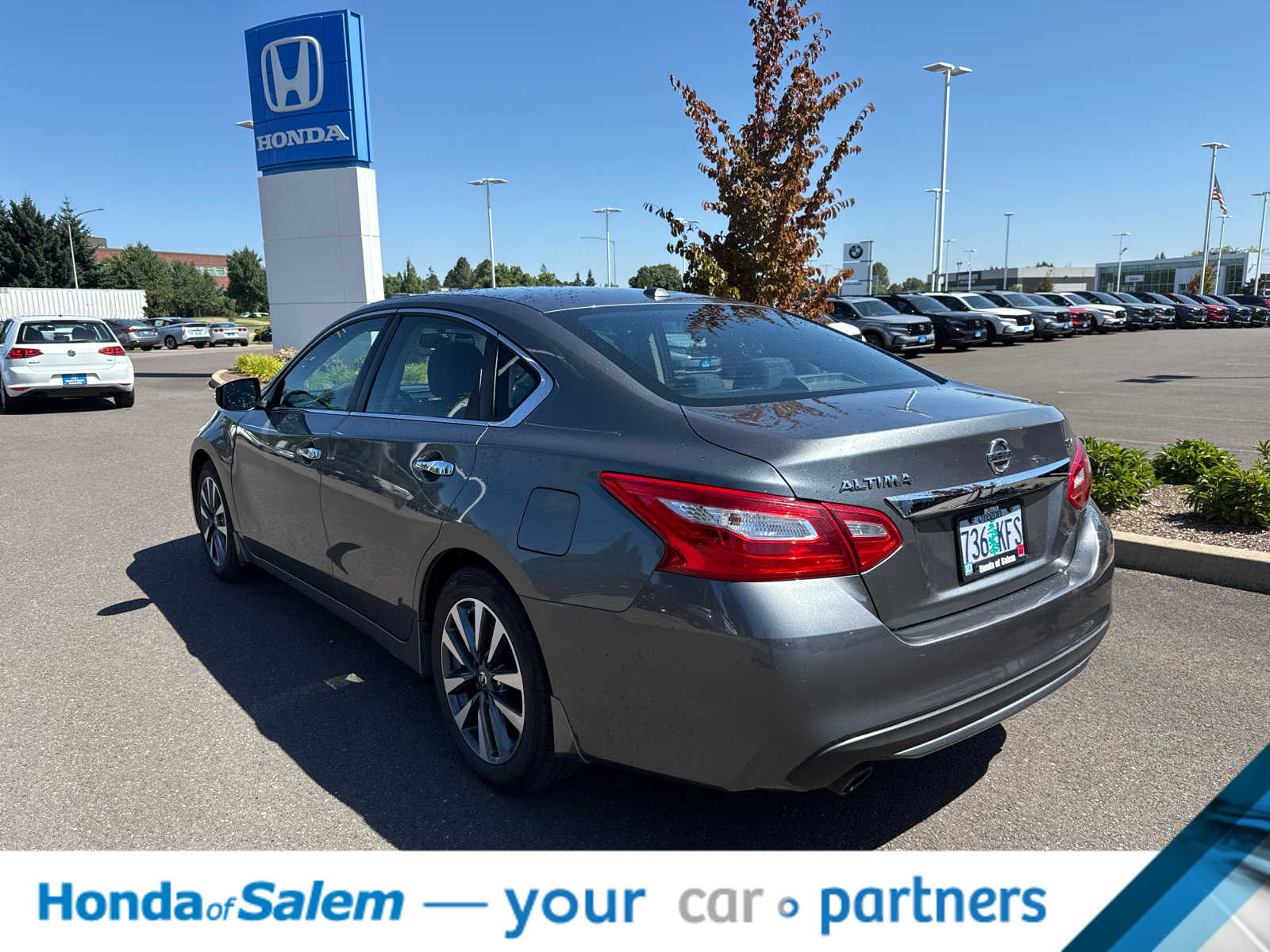 Thumbnail: 2017 Nissan Altima - 4