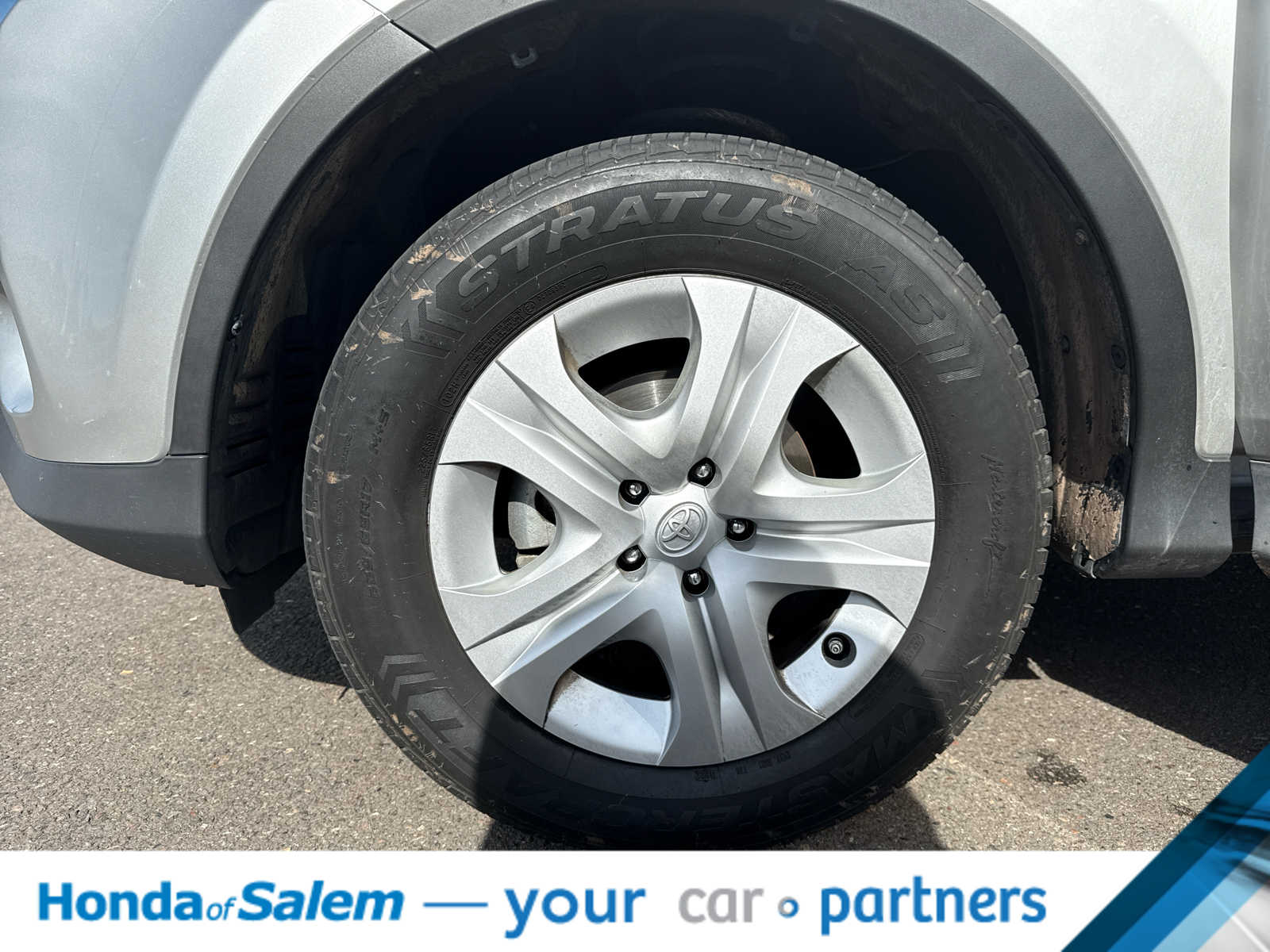 Thumbnail: 2015 Toyota RAV4 - 11