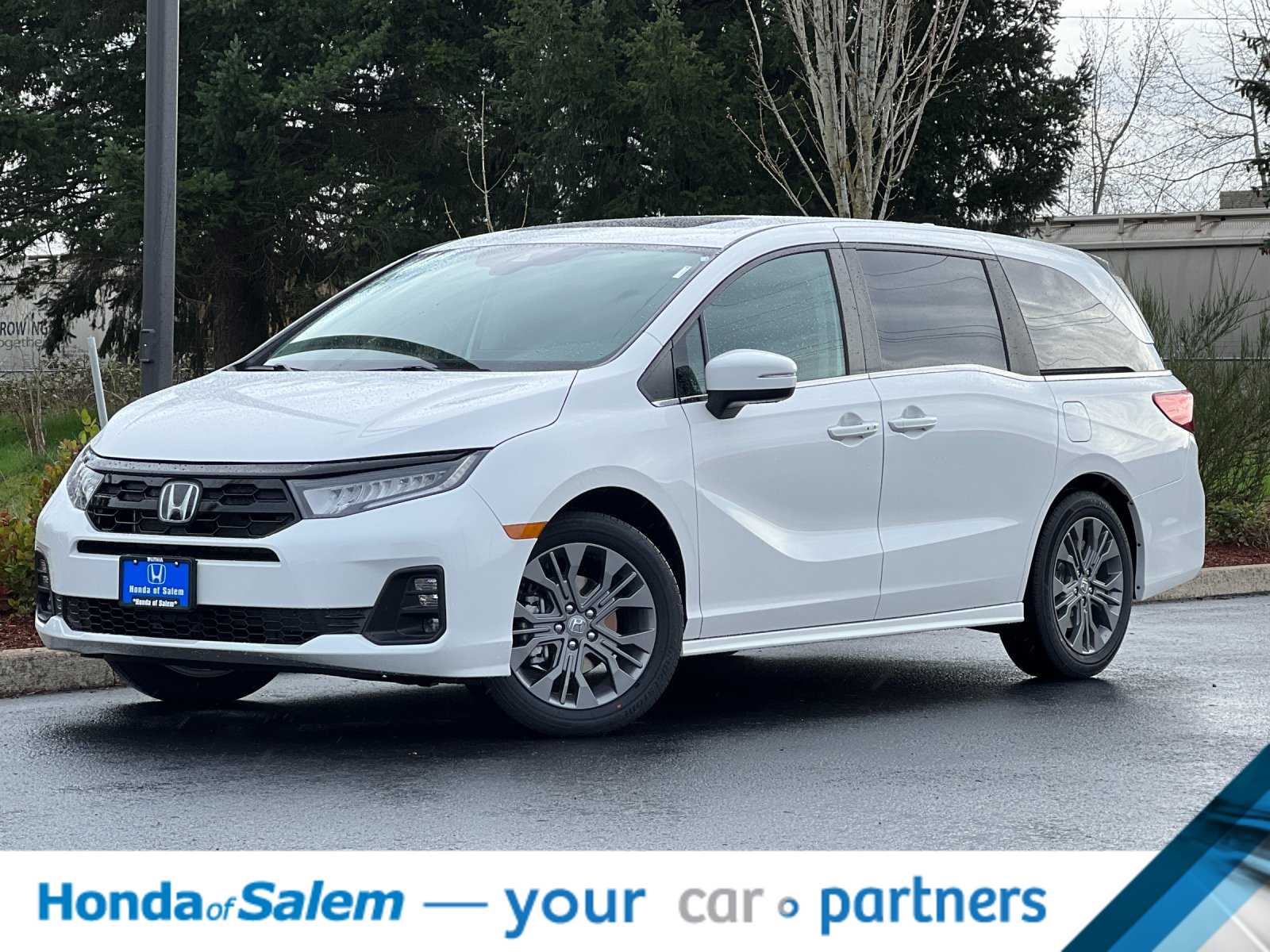 2025 Honda Odyssey Touring Hero Image
