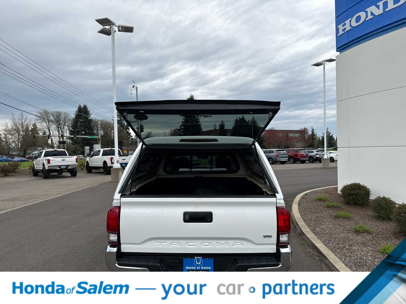 Thumbnail: 2021 Toyota Tacoma - 18