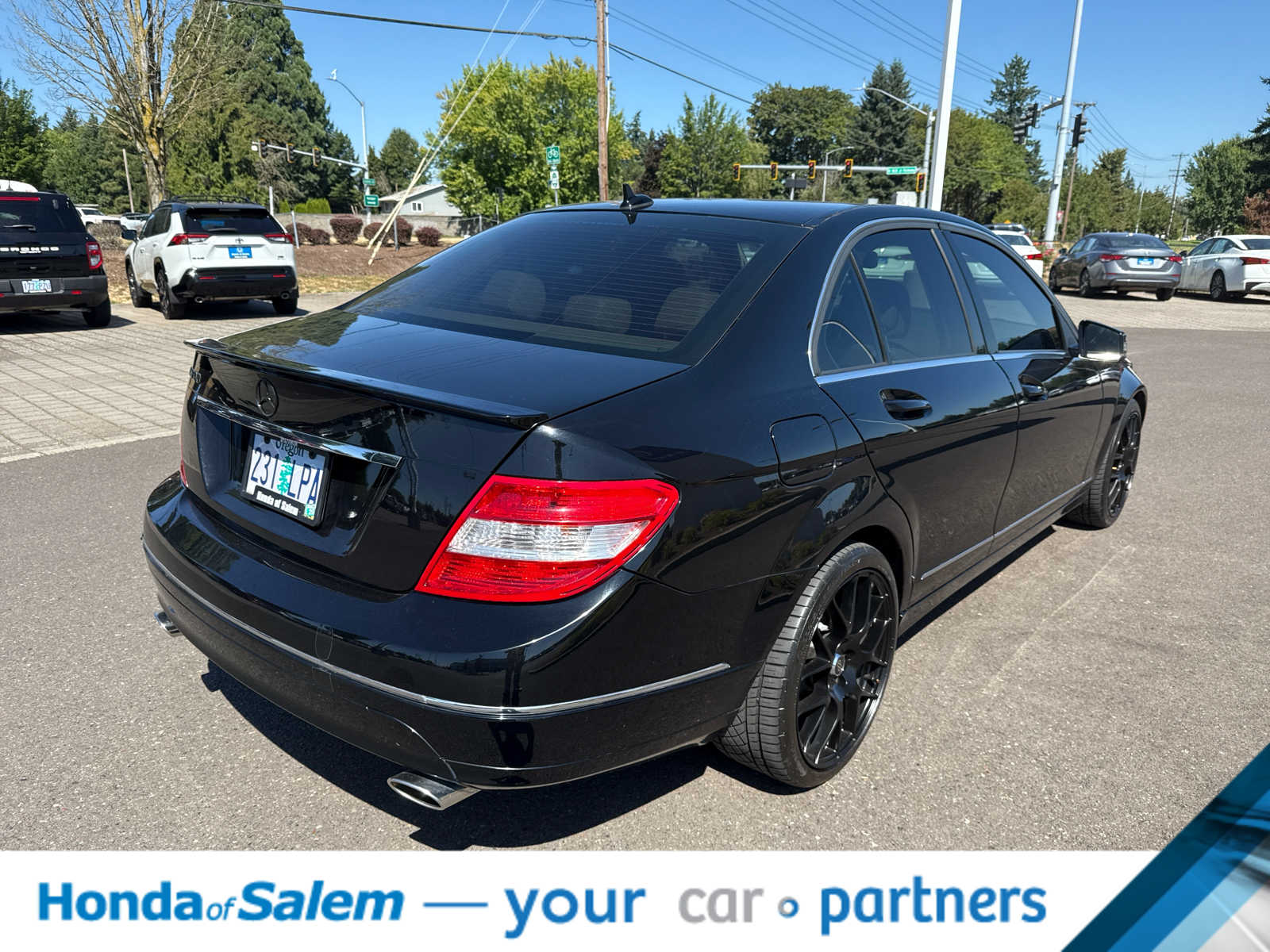 Thumbnail: 2011 Mercedes-Benz C-Class - 6