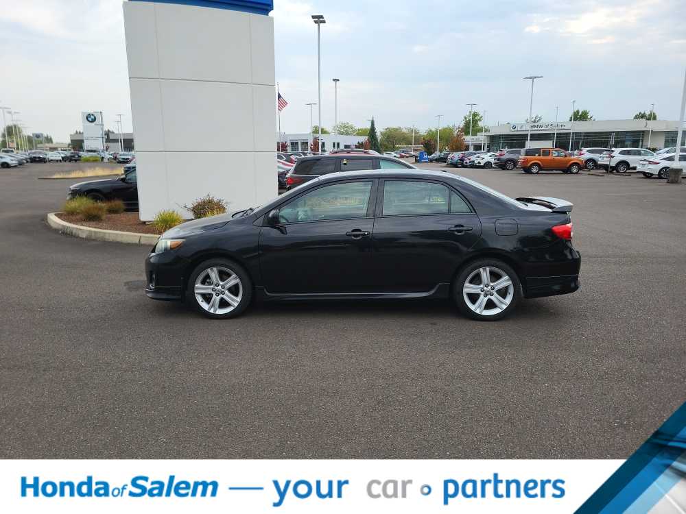 Thumbnail: 2013 Toyota Corolla - 3