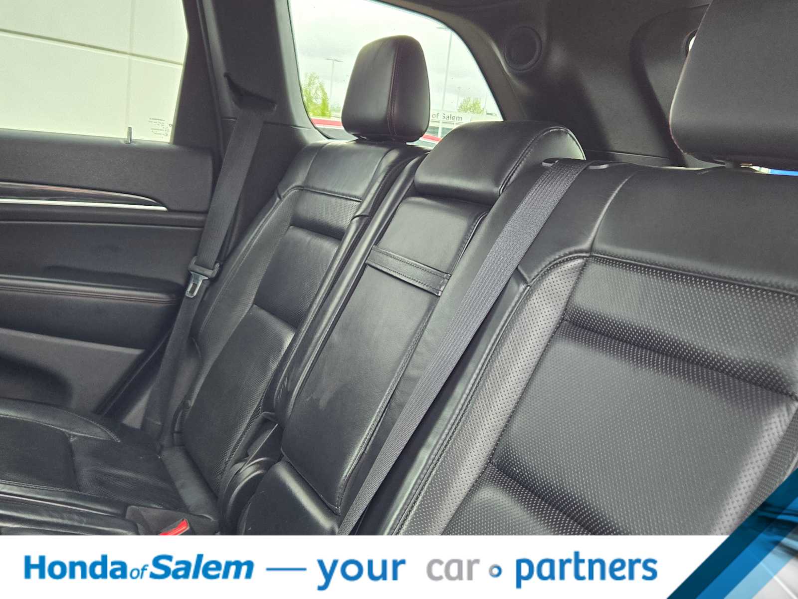 Thumbnail: 2018 Jeep Grand Cherokee - 15