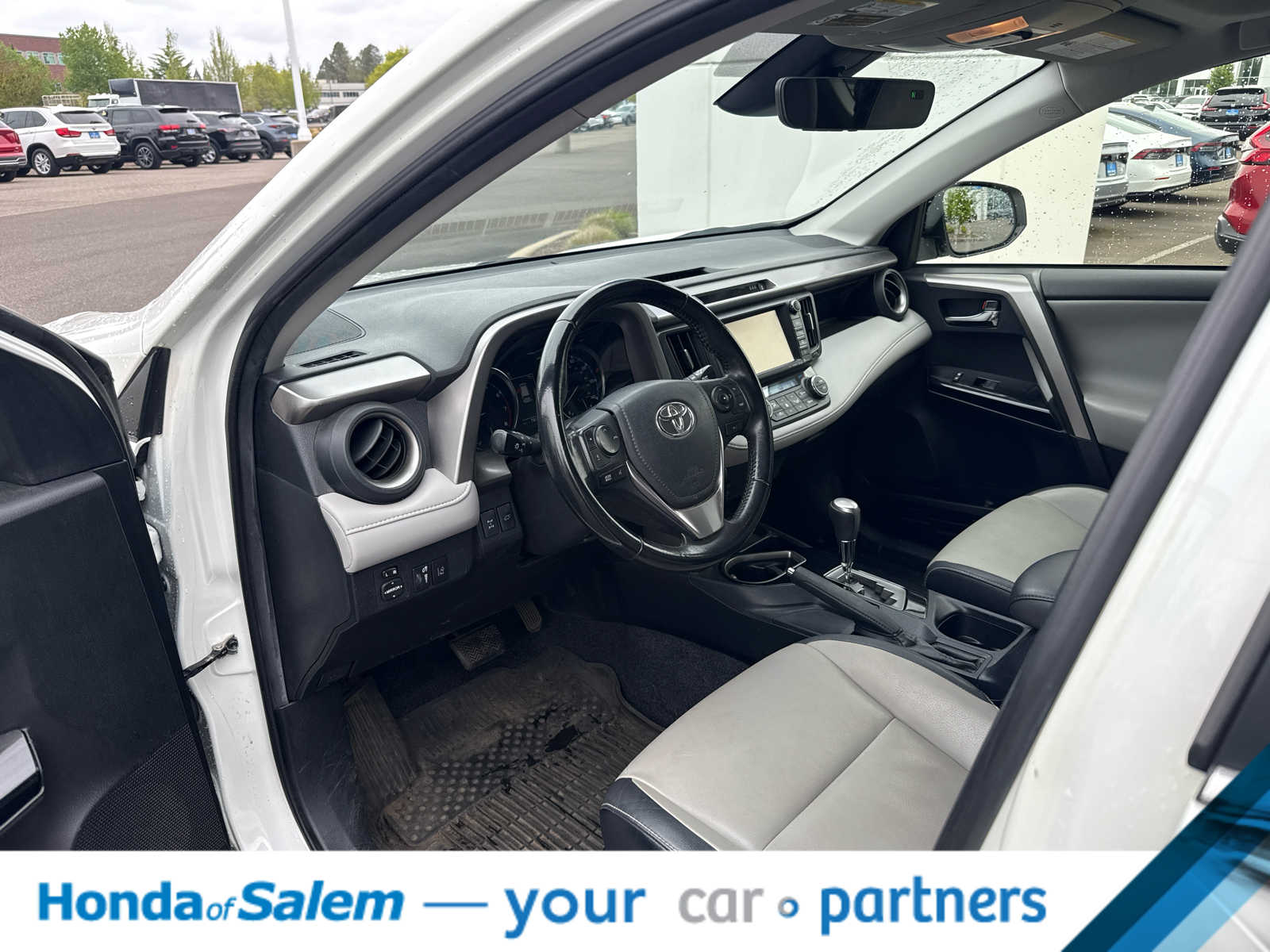 Thumbnail: 2018 Toyota RAV4 - 3