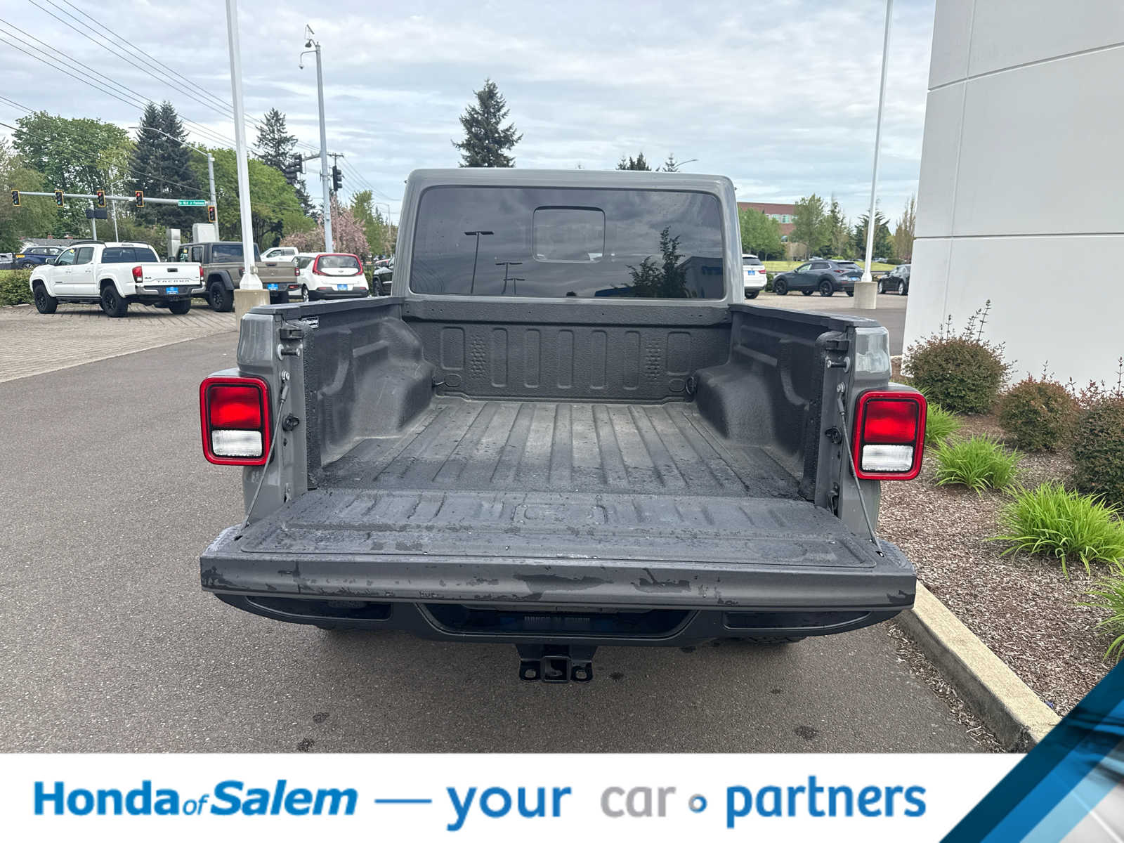 Thumbnail: 2021 Jeep Gladiator - 19