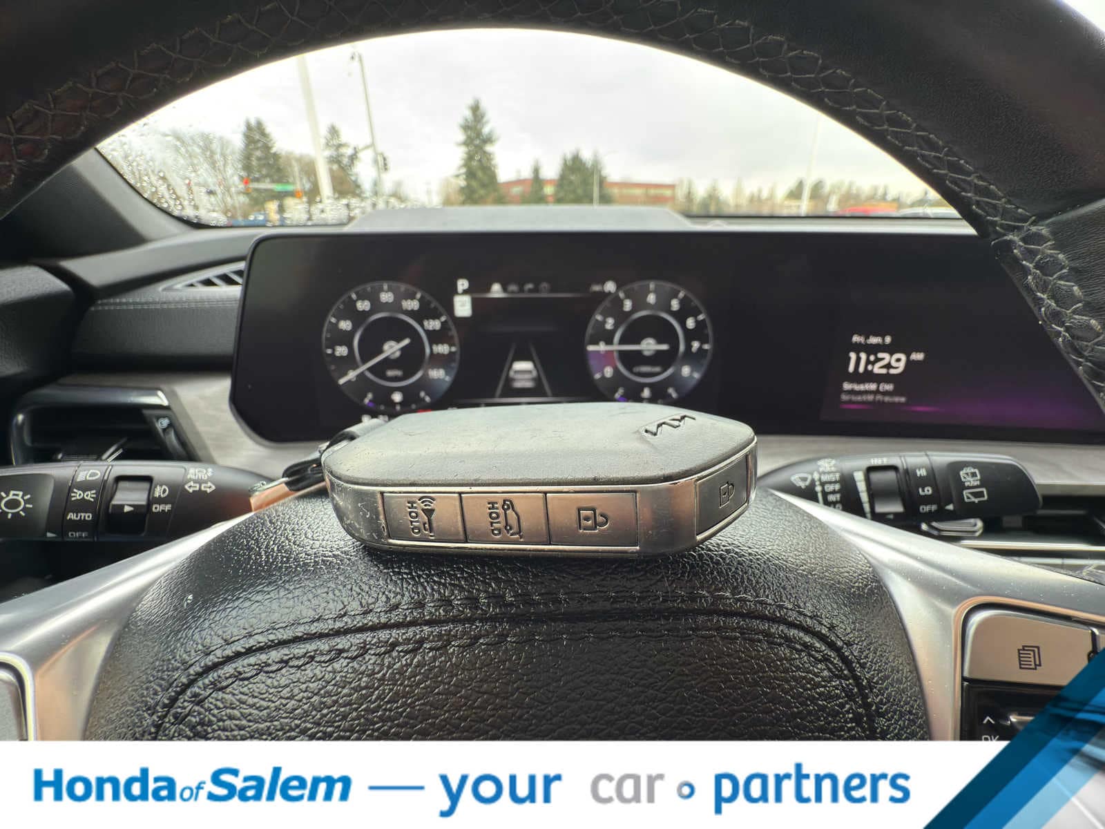 Thumbnail: 2023 Kia Telluride - 24