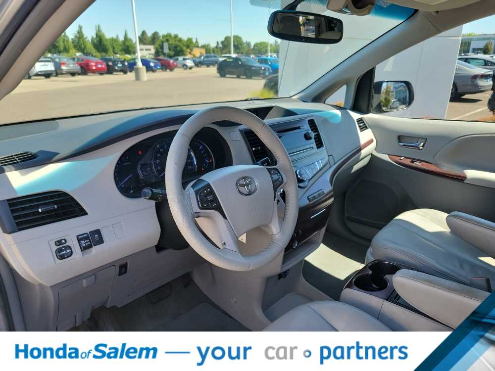 Thumbnail: 2012 Toyota Sienna - 2
