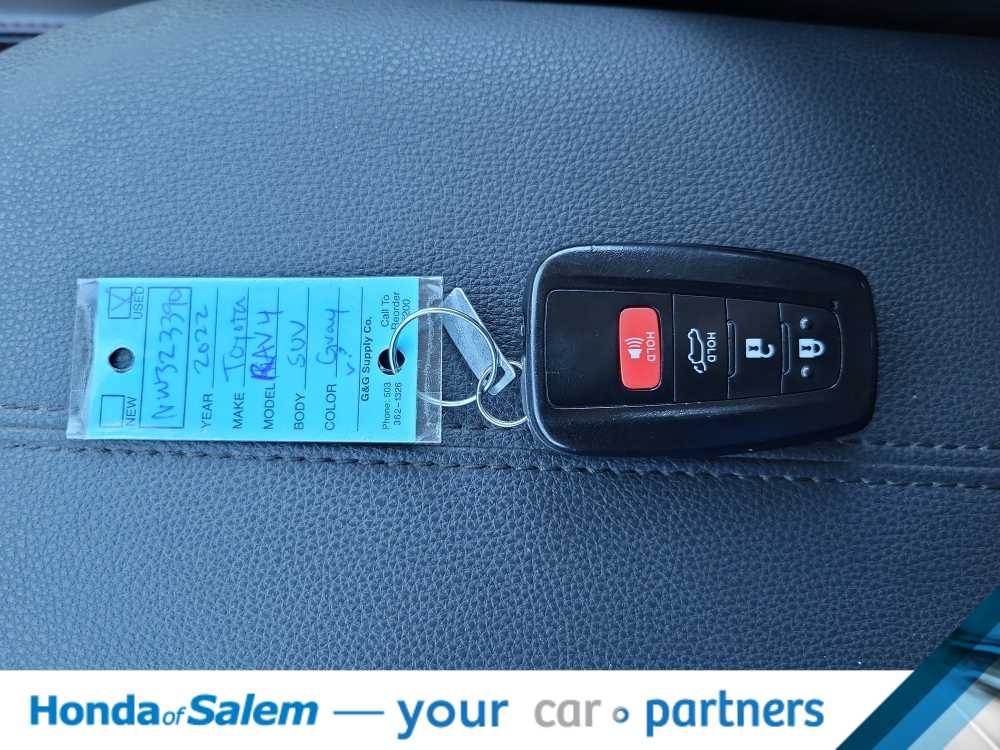 Thumbnail: 2022 Toyota RAV4 - 20