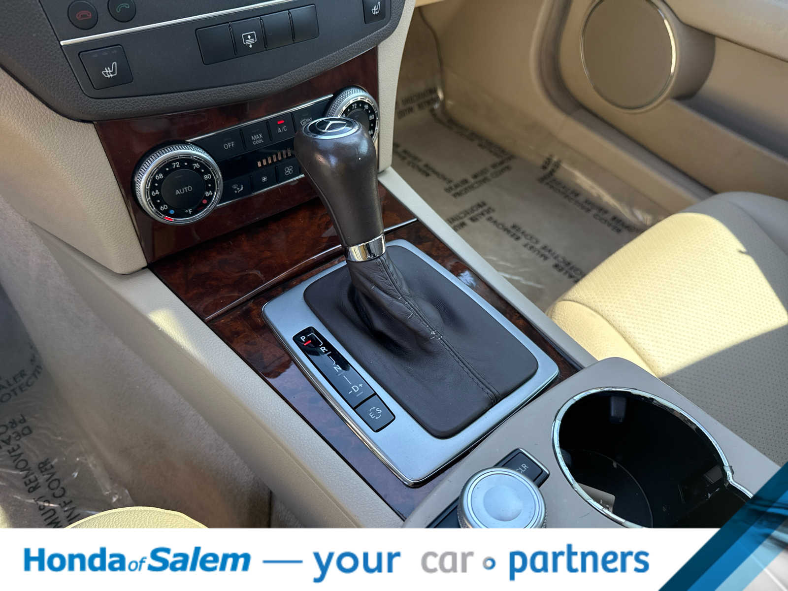Thumbnail: 2011 Mercedes-Benz C-Class - 19