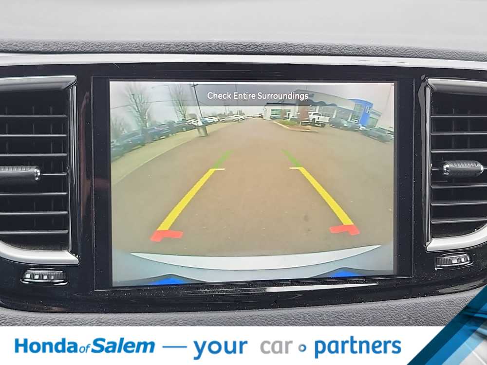 Thumbnail: 2023 Chrysler Pacifica - 25