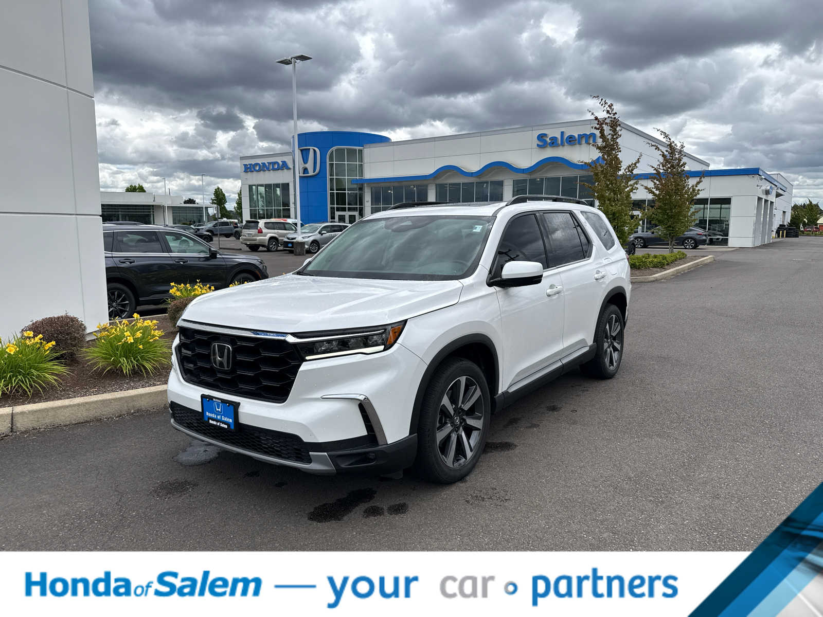 2023 Honda Pilot Touring AWD's photo