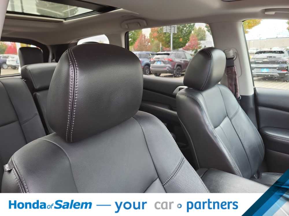 Thumbnail: 2013 Nissan Pathfinder - 14