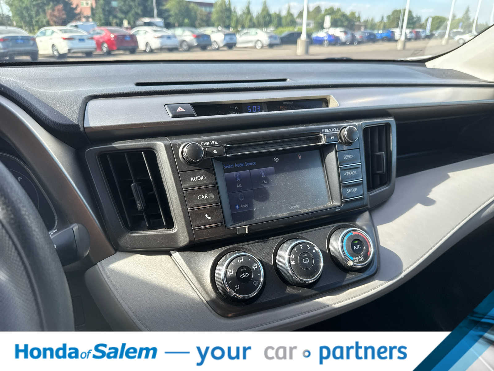 Thumbnail: 2015 Toyota RAV4 - 18