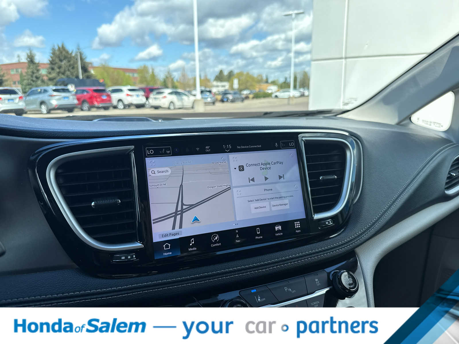 Thumbnail: 2024 Chrysler Pacifica - 16