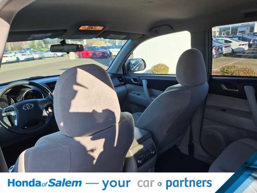 Thumbnail: 2012 Toyota Highlander - 12