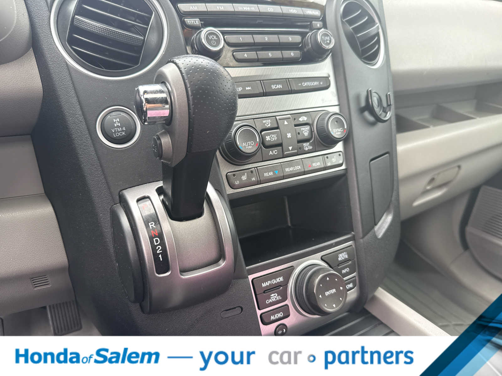 Thumbnail: 2015 Honda Pilot - 17