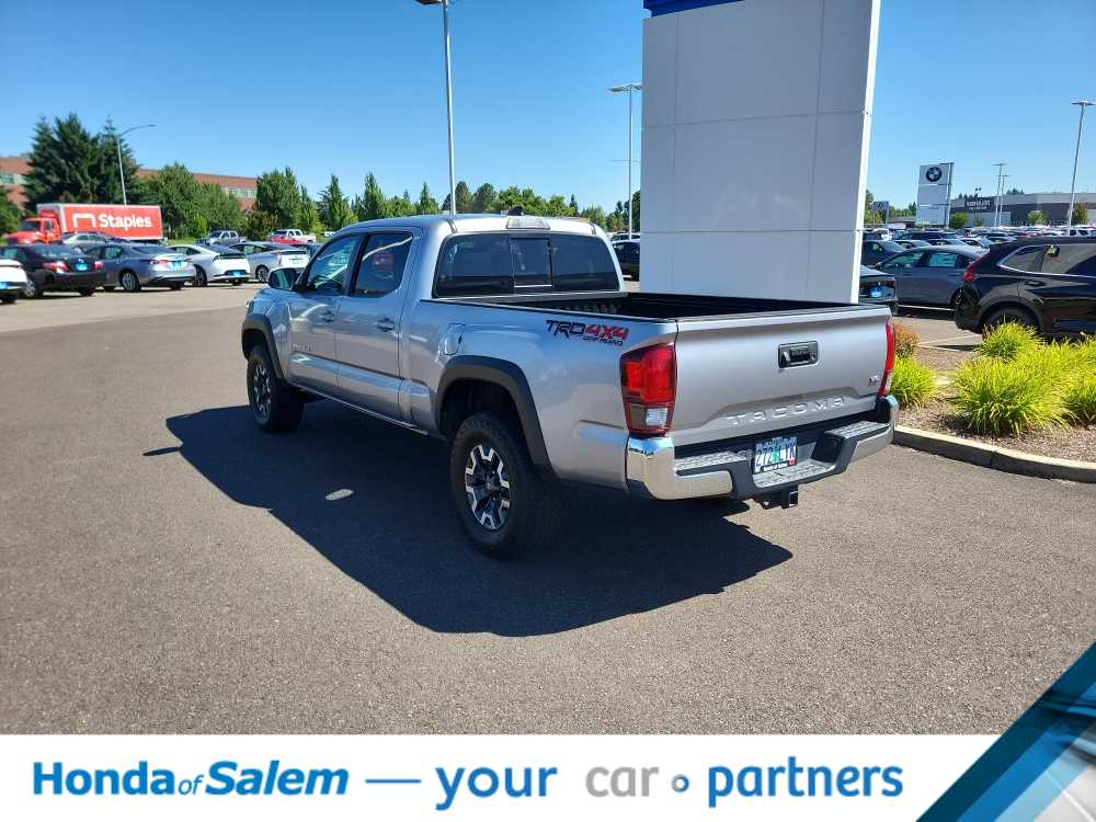 Thumbnail: 2019 Toyota Tacoma - 4