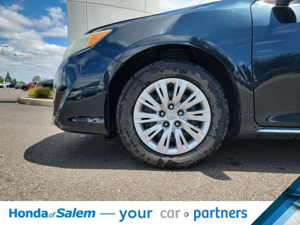 Thumbnail: 2012 Toyota Camry - 8