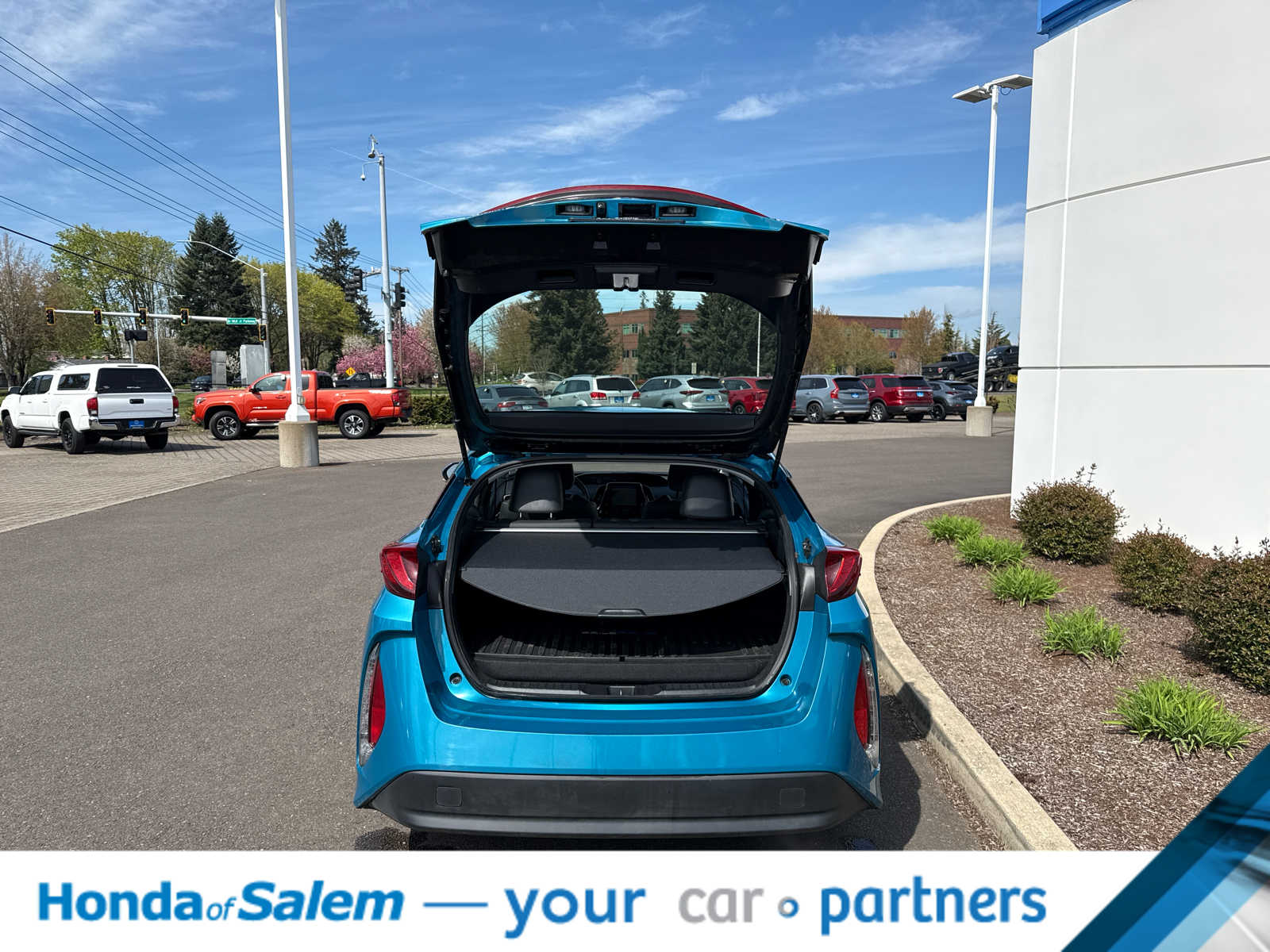 Thumbnail: 2021 Toyota Prius Prime - 18