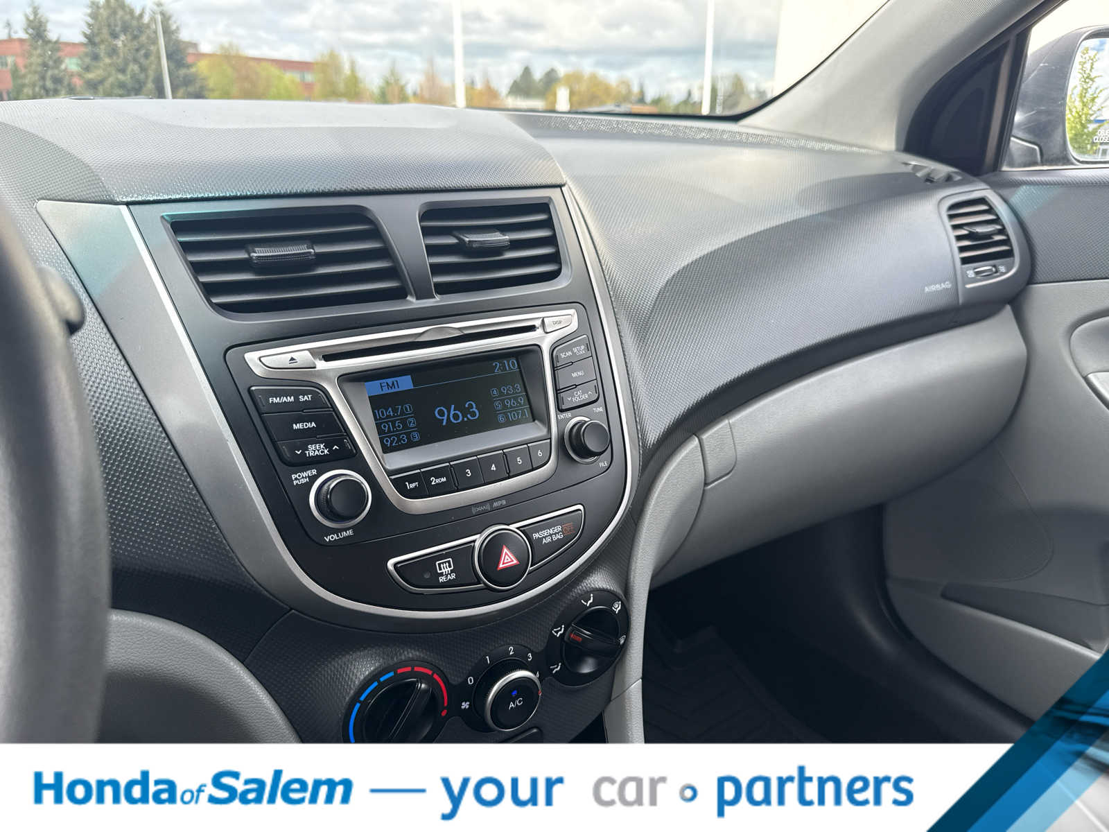 Thumbnail: 2017 Hyundai Accent - 16