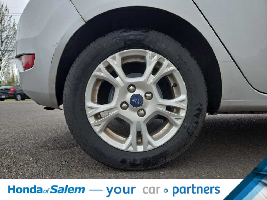 Thumbnail: 2015 Ford Fiesta - 18